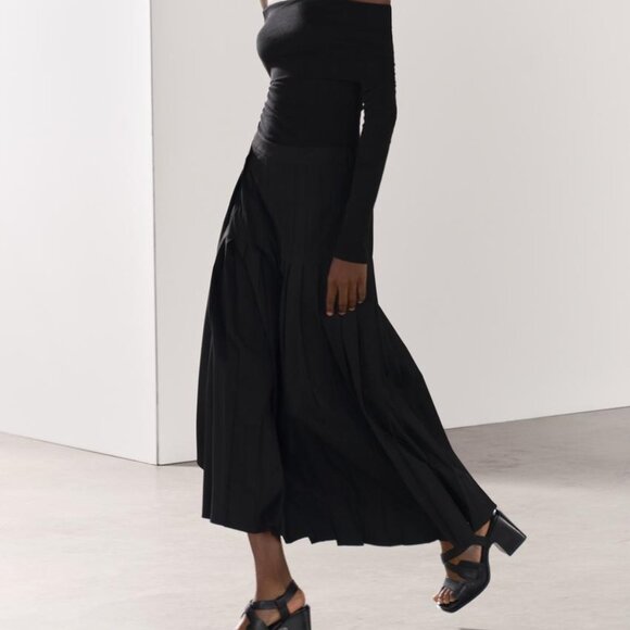 NWT ZARA PLEATED SKIRT ZW COLLECTION BLACK - Picture 3 of 10